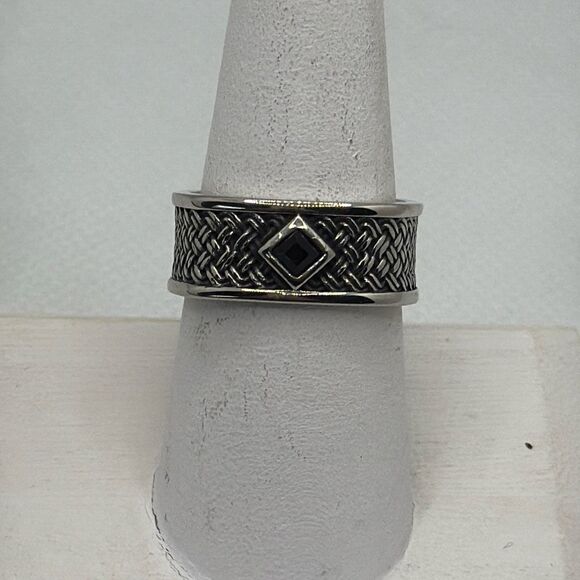 NWOT Size 11 Celtic square band with black enamel inlay - Picture 1 of 4